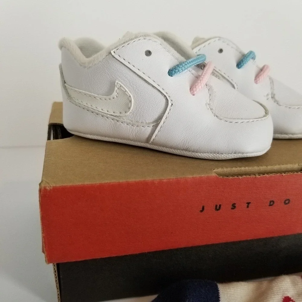 Nike Baby Crib Shoes White Leather Pink Blue Laces Infant Toddler‎ Vintage 90s